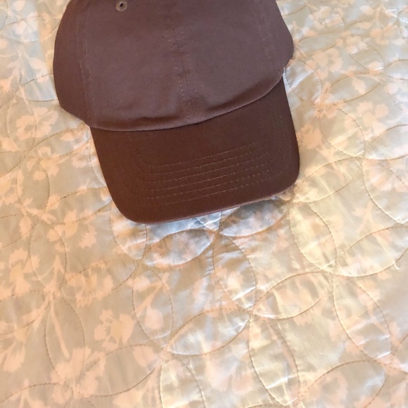 Women’s Caps - Picture 13 of 16